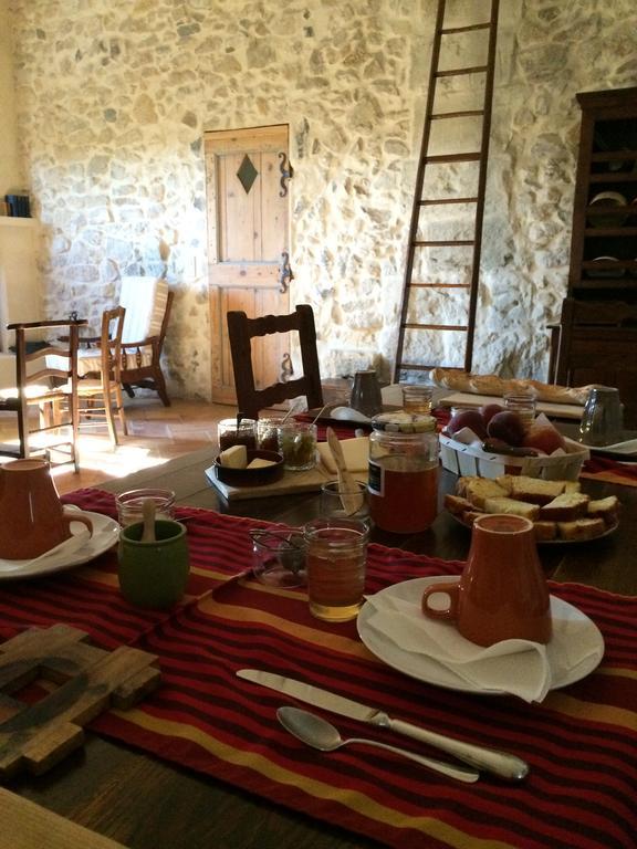 Mas Moineau Bed & Breakfast Mezoargues ภายนอก รูปภาพ