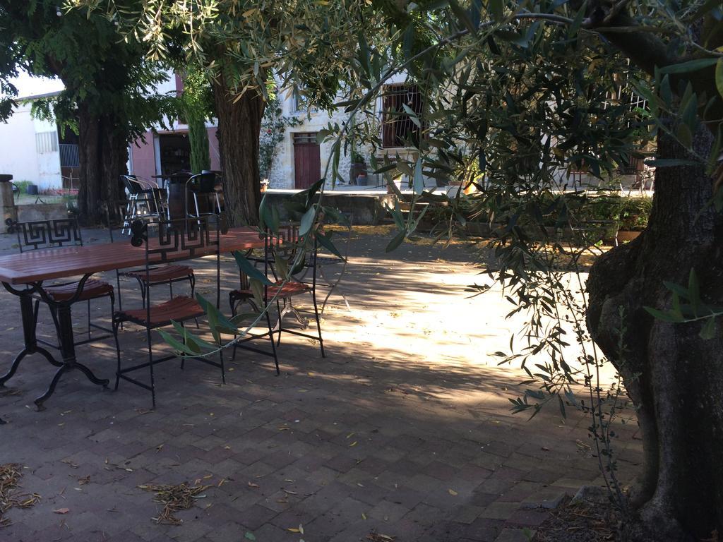 Mas Moineau Bed & Breakfast Mezoargues ภายนอก รูปภาพ