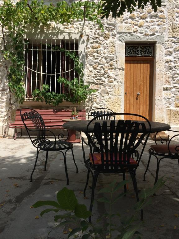 Mas Moineau Bed & Breakfast Mezoargues ภายนอก รูปภาพ